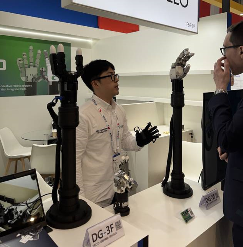 전시회참관기사진